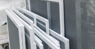 Москитные сетки на пластиковые окна Лысьва купить по цене от 918 руб.
